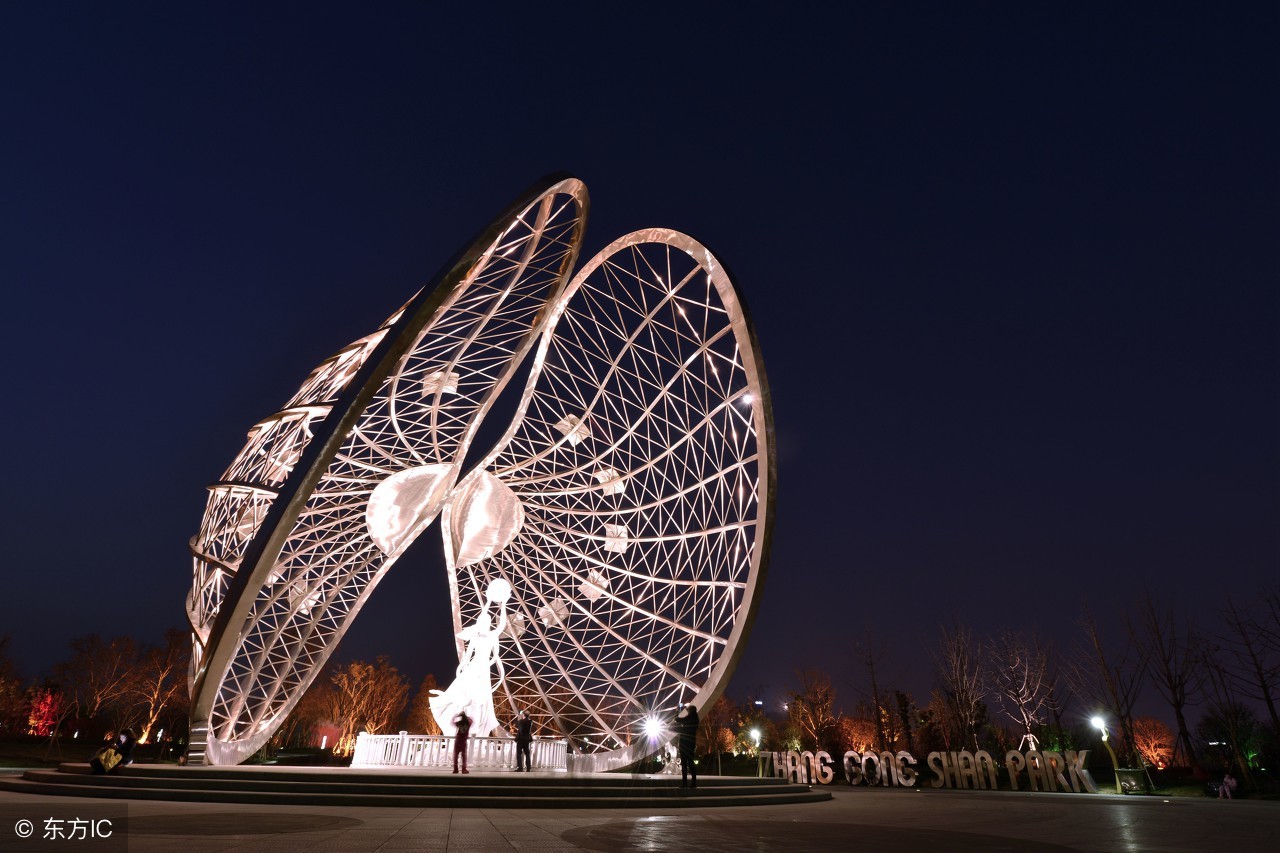 最近蚌埠火了！成龙、徐克、蒋雯丽来了，连万人迷贝克汉姆也要来