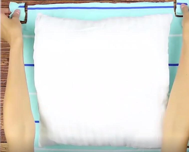 不用一针一线做出一个抱枕来挑战,不用一针一线怎么用旧衣服做抱枕