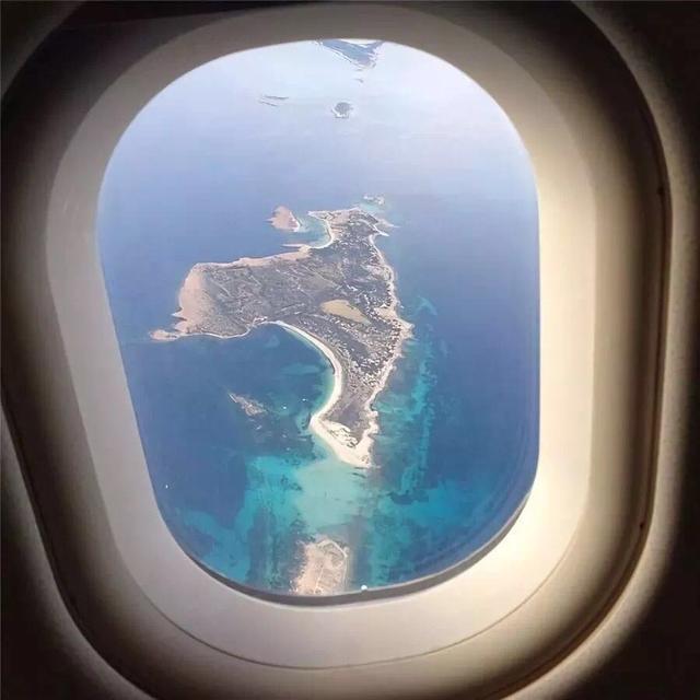 飞机高空拍摄效果图,飞机靠窗风景照片怎么拍