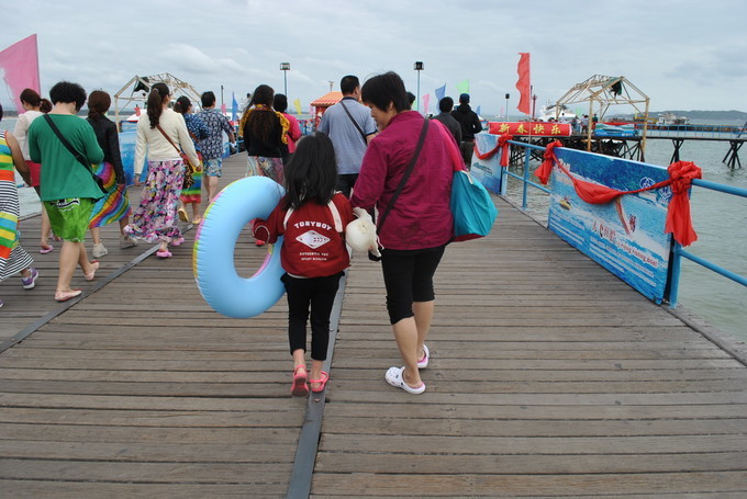 大玲子和爸妈去旅行三亚,带家人去三亚玩都不满意