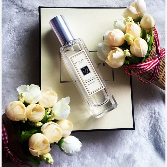 这个夏天，买什么香水才配得上掏空钱包置办的小美裙