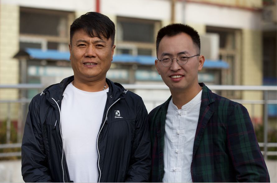 画家的画夹：李小可后背上的份量