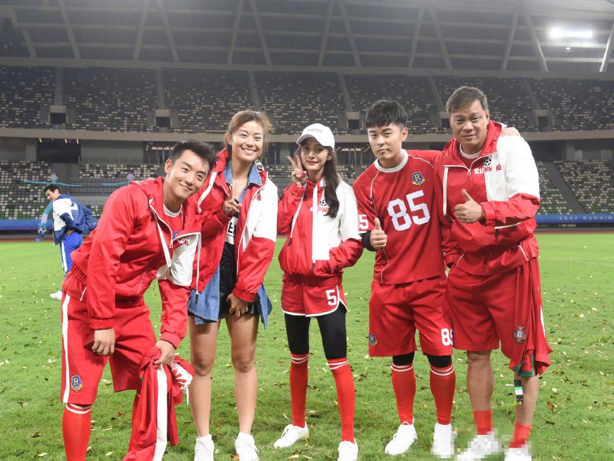 杨幂关晓彤穿衣打扮,关晓彤杨幂杨颖身材