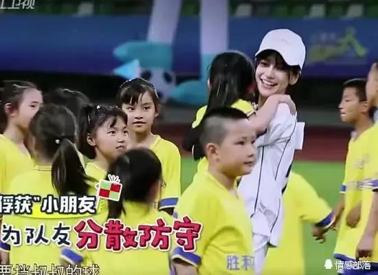 奔跑吧第四季baby和郑恺的小举动,奔跑吧baby和郑恺的精彩时刻