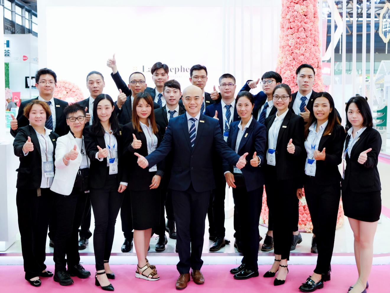 1000斤玫瑰能提炼出多少精油,10斤玫瑰花出多少纯露