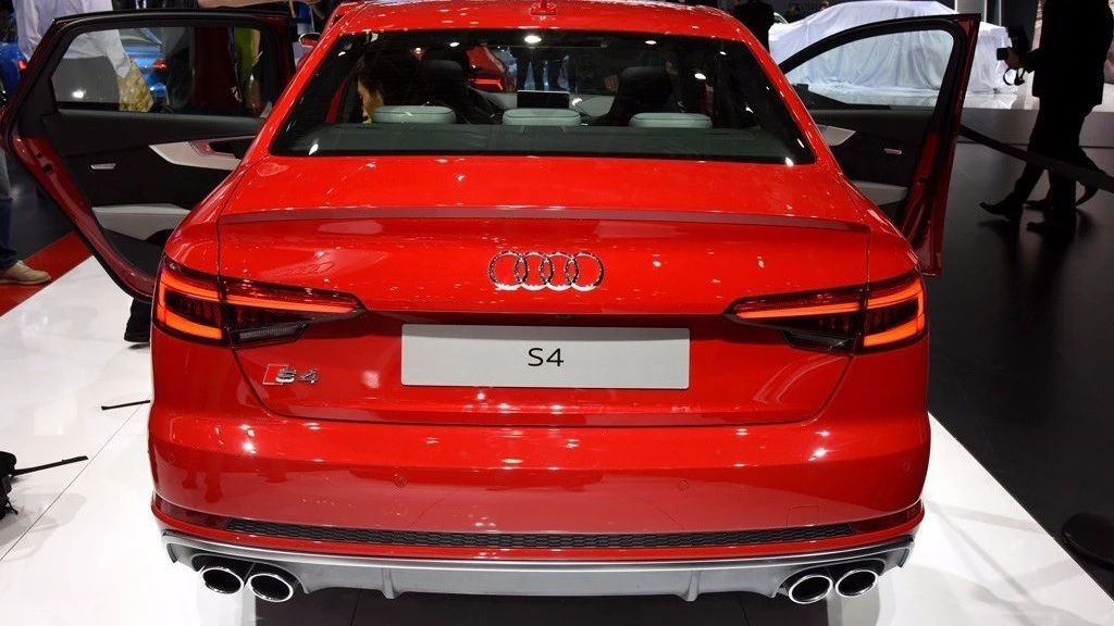 奥迪s4奔驰c43,奥迪s4和c43