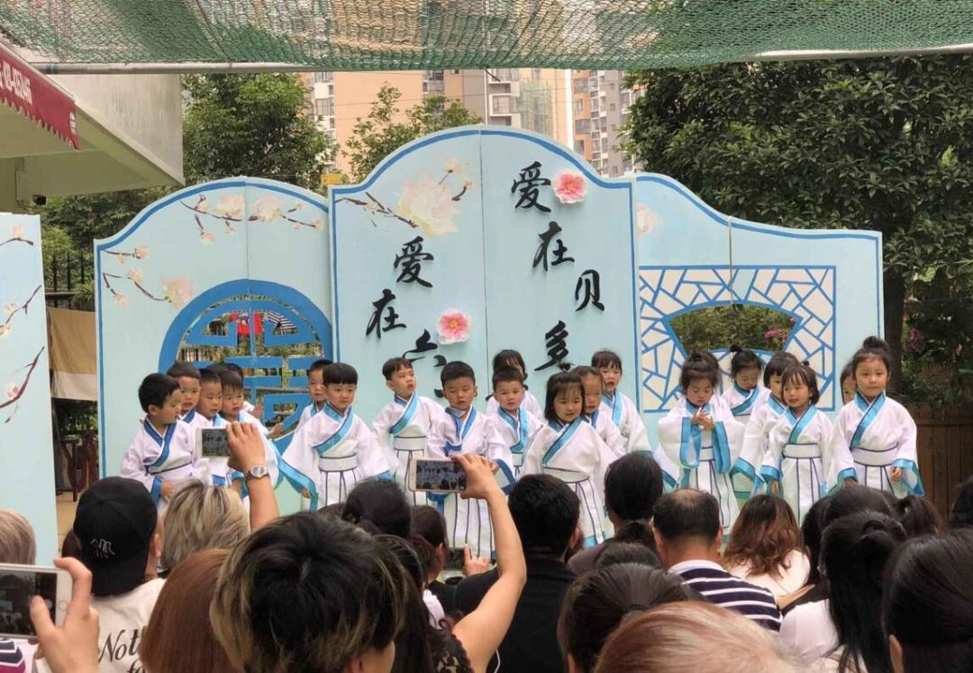 小朋友们六一童心绽放,童心飞扬欢度六一图