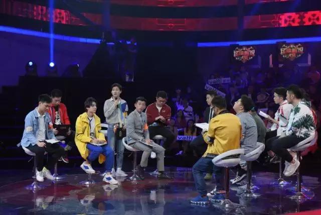 真球迷到底要不要穿真球衣？一场辩论赛引发的文化碰撞