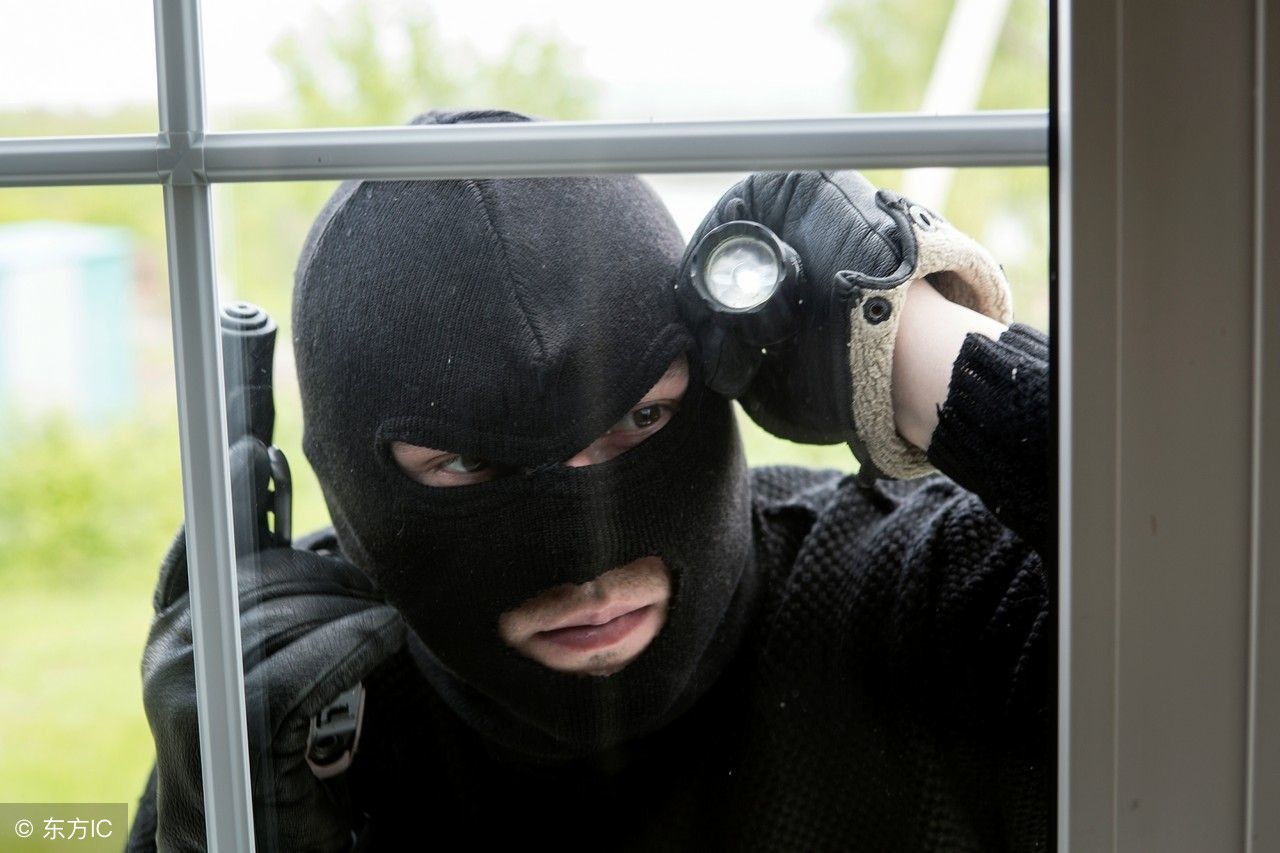 邻居矛盾情感故事,未婚妻家中进贼的故事