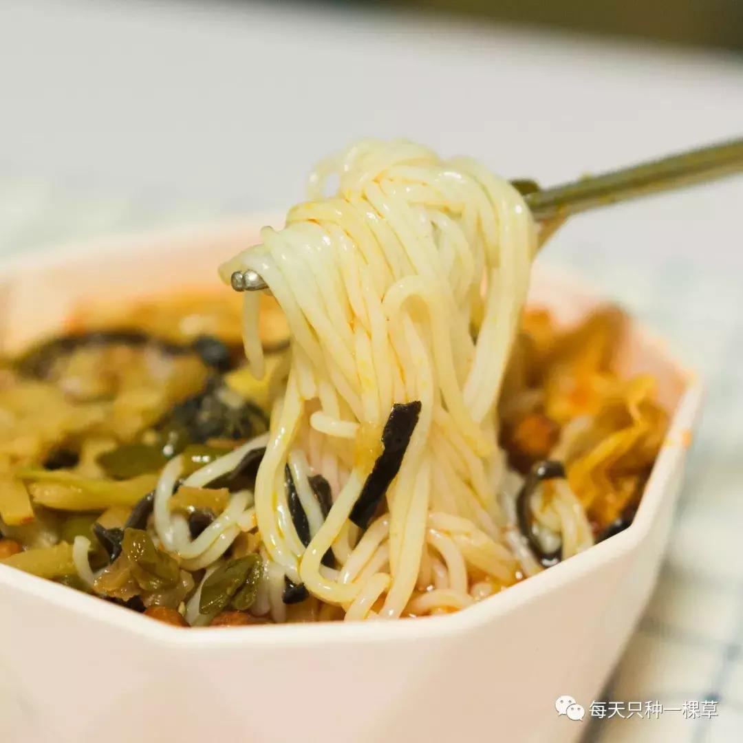 又香又辣的螺蛳粉推荐,超级辣的螺蛳粉推荐