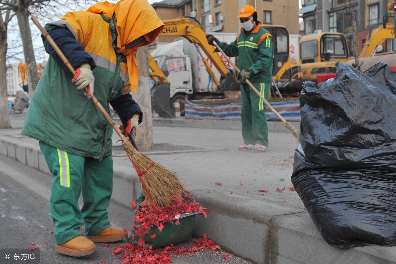 致敬城市黄玫瑰,不畏严寒酷暑坚守岗位,城市中最可爱的人
