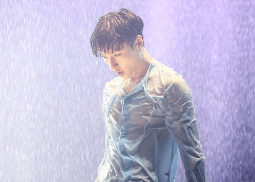 张艺兴《黄金瞳》杀青，EXO日本演唱会，粉丝：艺兴多久回归？