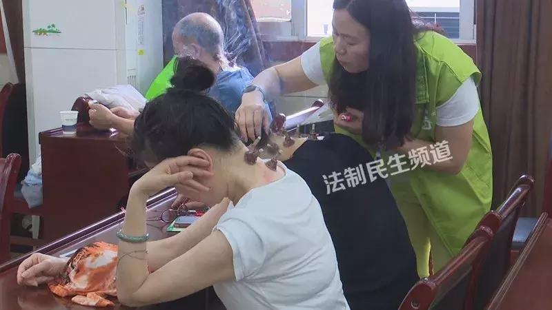 「健康天元」家庭医生服务进单位预防夏季颈椎病