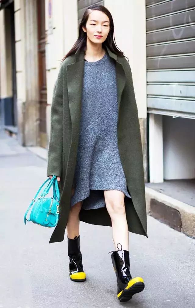 穿上雨鞋,下雨天穿雨鞋防水又好看时尚