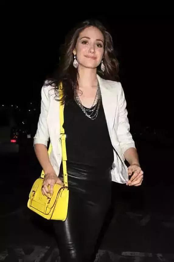 设计师KateSpade在纽约自缢自杀，川普女儿希拉里女儿纷纷悼念