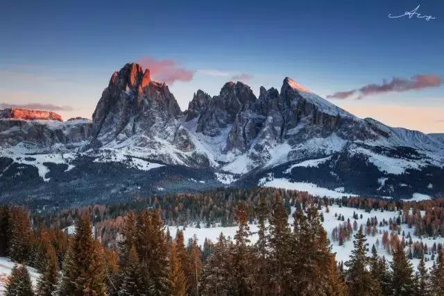 他放弃令人艳羡的工作，用摄影支持旅行梦想