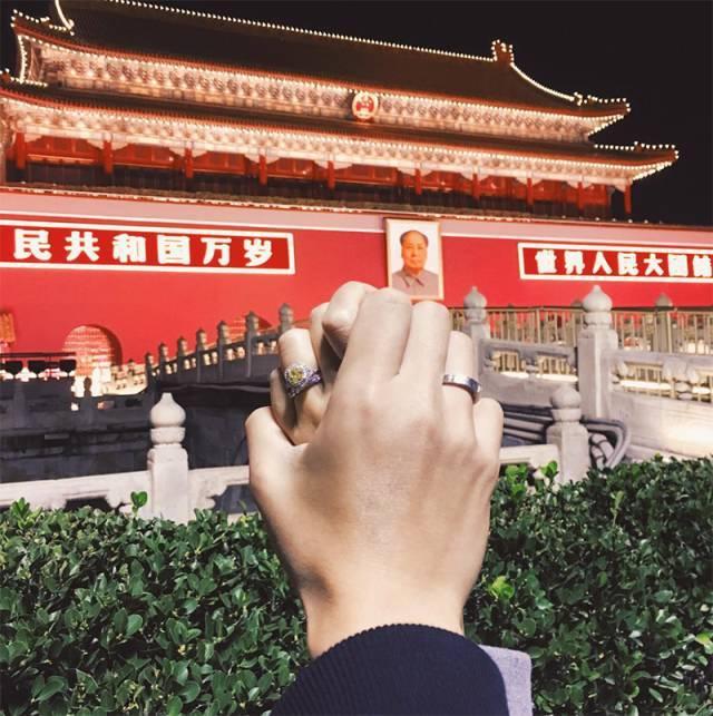 阿娇蜜月后甜晒大钻戒,阿娇钻戒和张馨予钻戒