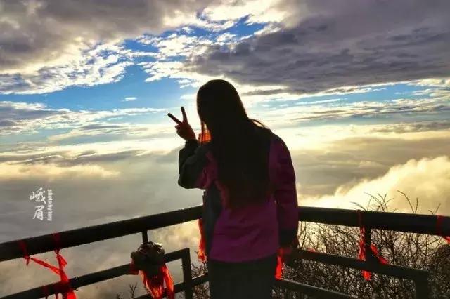 带着女生去峨眉山,带着女友穷游