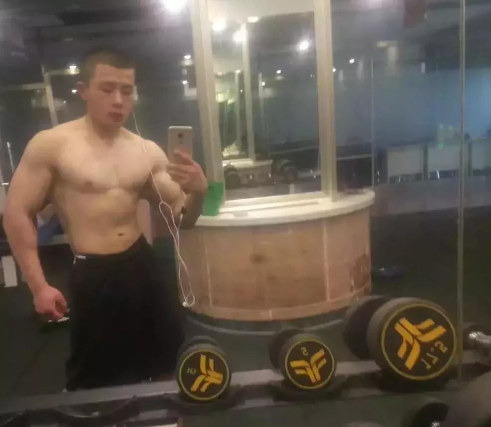 其实你心里明白,你配不上安逸