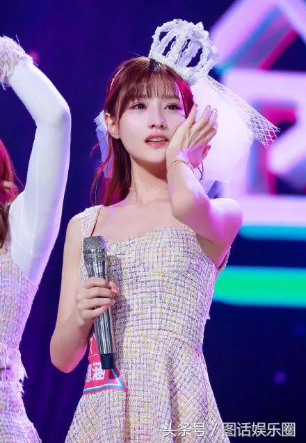 开300万的车，背20万的包，袜子都要1600块，101的姑娘们真有钱啊