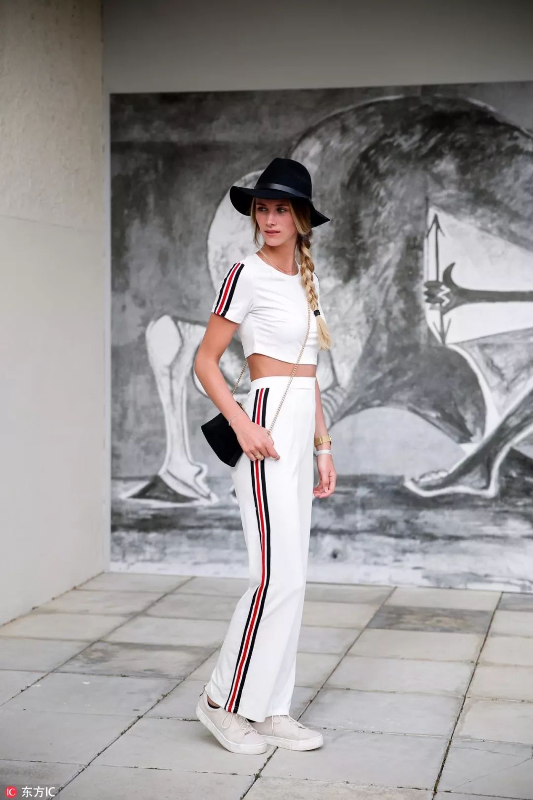 白t的正确穿法视频,白t的100种穿法