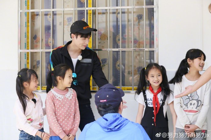 张艺兴ins宣传成员新歌,张艺兴ins发文