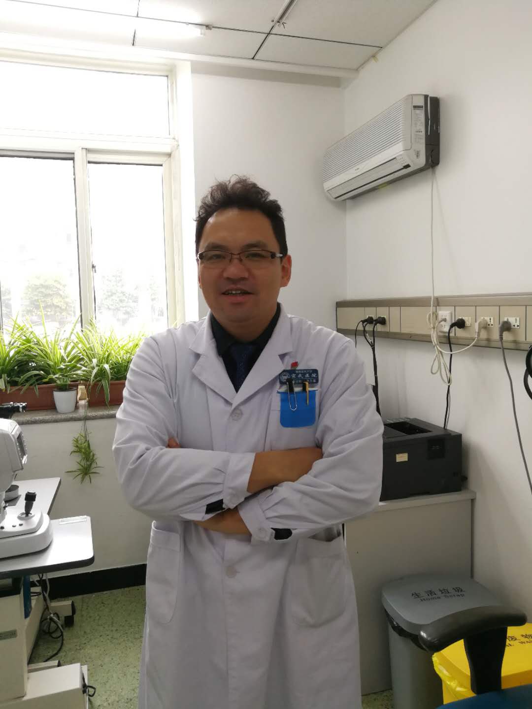 急诊科医生不是治病的是救命的,急诊是救命的不是看病的