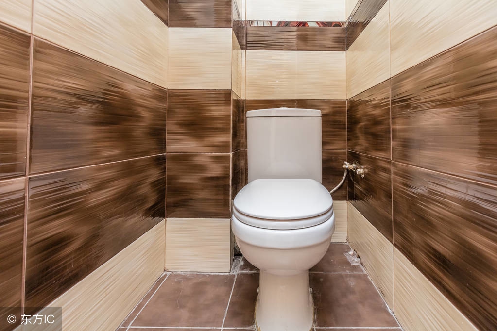 正确冲马桶的方法,正确冲马桶