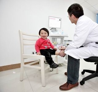 孩子为啥长尖牙,孩子长尖牙怎么回事