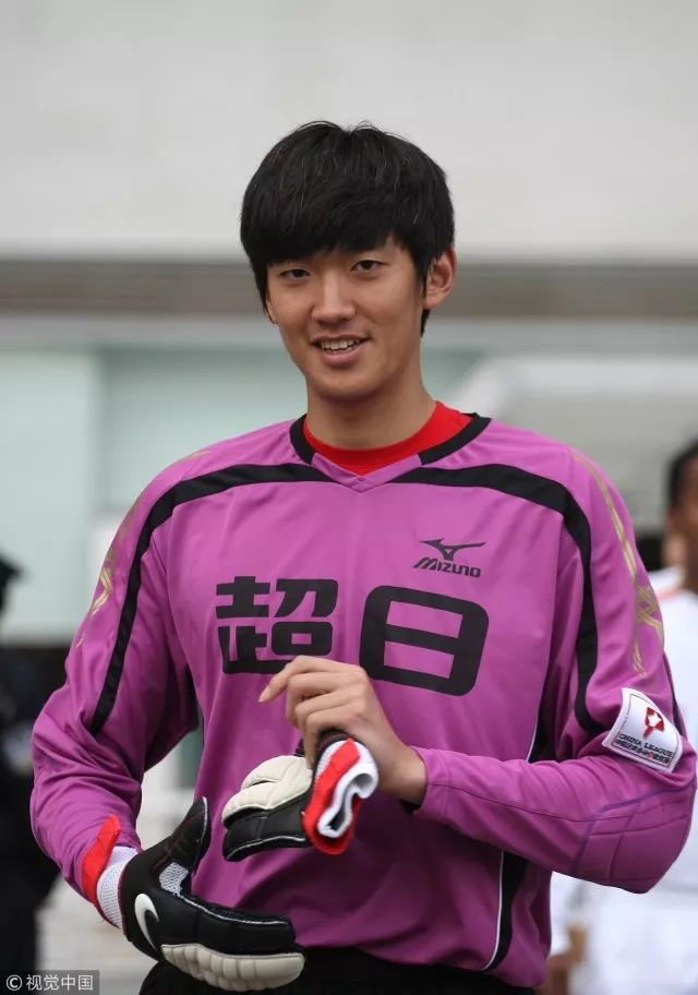 21岁练门将晚吗,21岁打中单