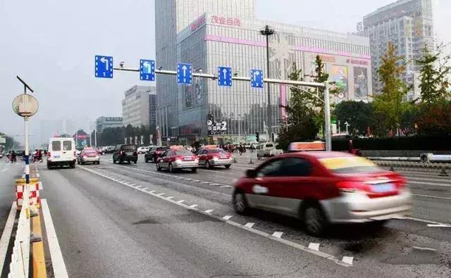 专用车道如何行驶不被处罚,可变车道怎么走才不会被扣分