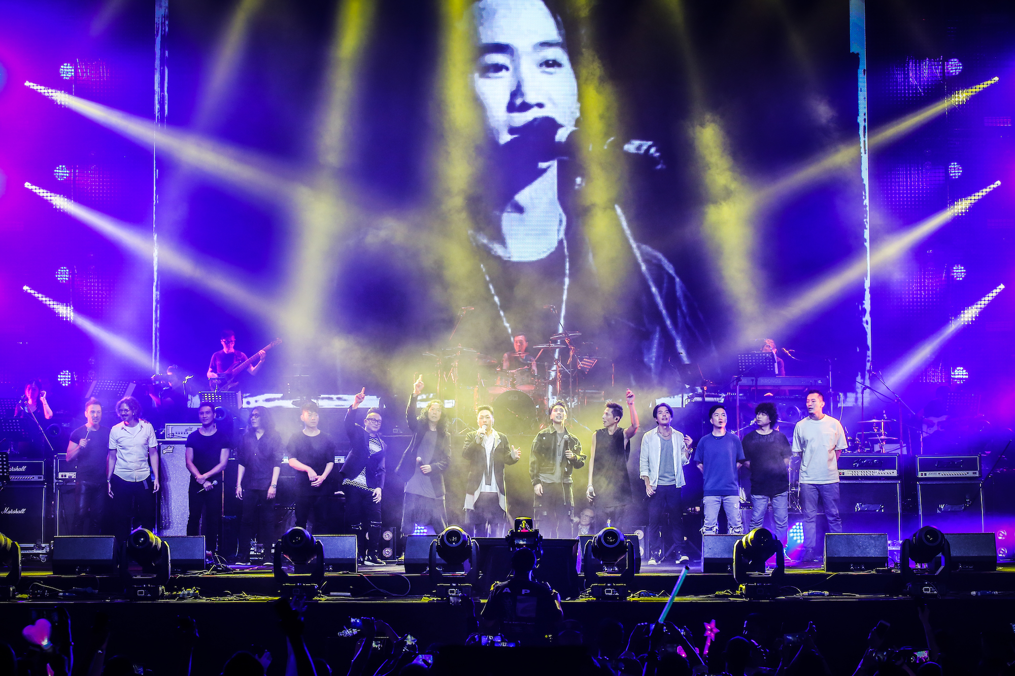 致敬黄家驹40周年跨年演唱会回放,万人纪念家驹演唱会