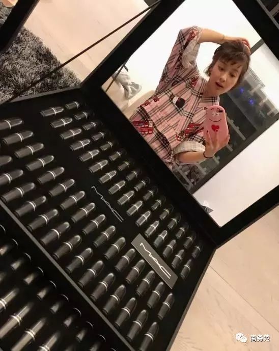 女强人范冰冰黄圣依,黄圣依各种凹造型