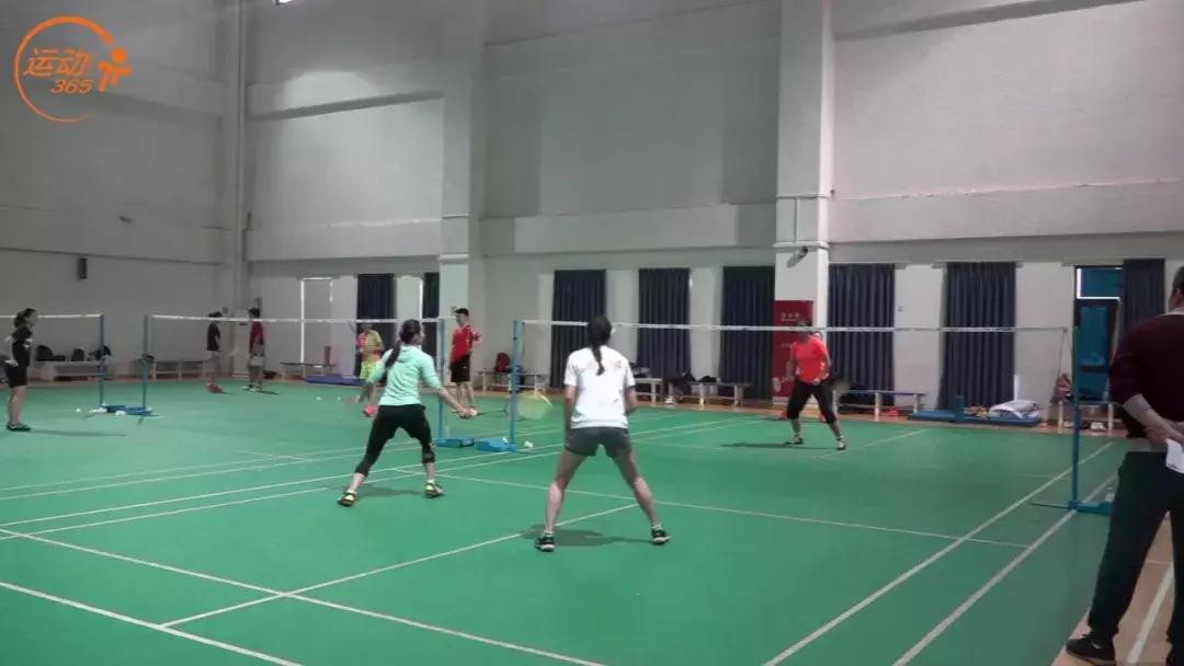 鏅ㄦ氮鑱婄窘姣涚悆鍙屾墦,鏅ㄦ氮鑱婄窘姣涚悆