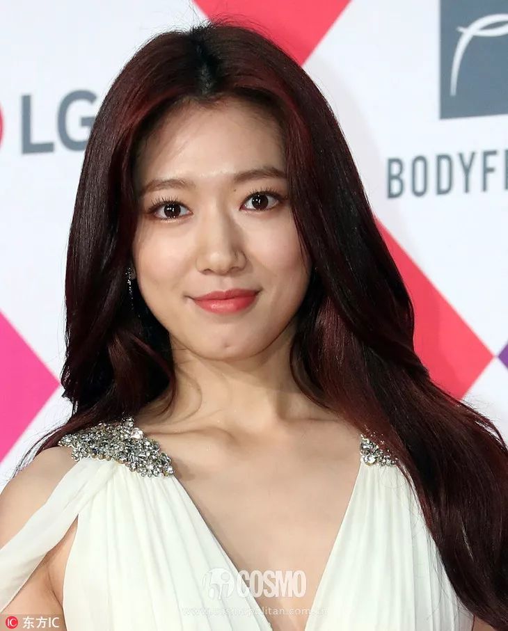 为什么中国女明星妆都好浓,中国女星化妆为什么没有日韩好看