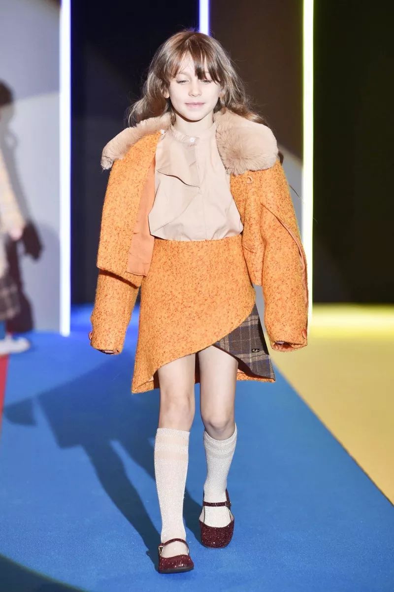 大牌女童装6-12岁潮款高级感,洋气时髦女童装1-4岁