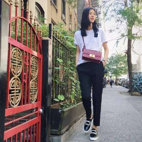 女明星都爱的小众私服品牌,明星同款衣服平价牛仔外套