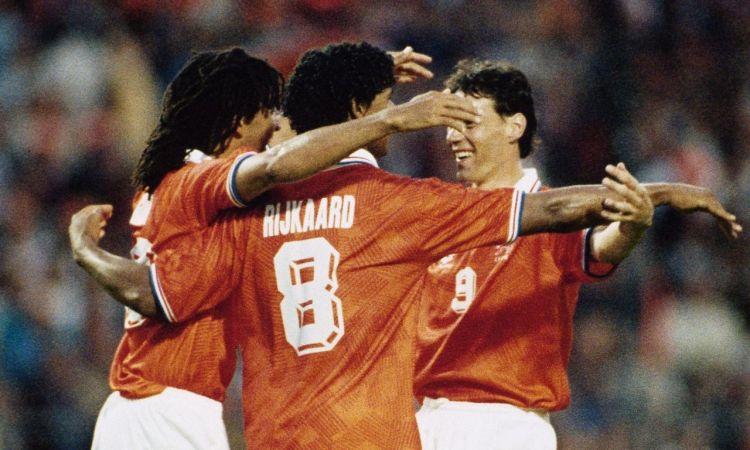 几部有关足球题材的电影,关于足球的电影最后一球