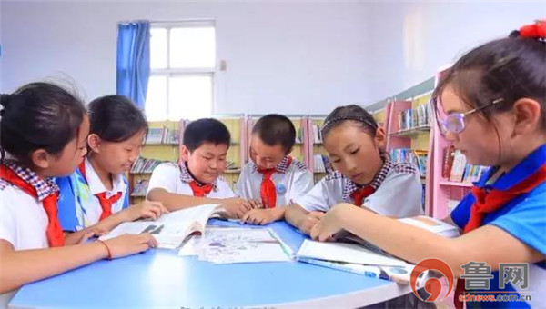 小手拉大手美丽海洋我行动——崂山区东韩小学护海小志愿者在行动