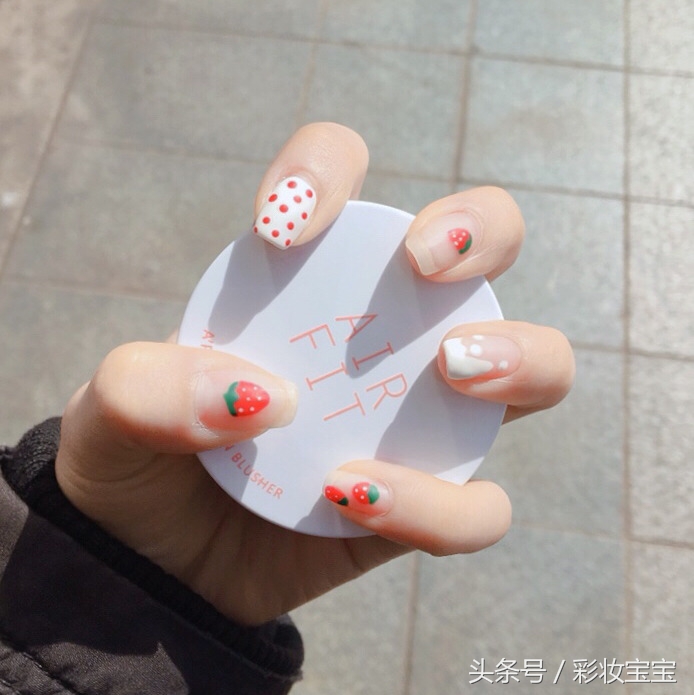 今年最流行的韩式美甲图,今年流行的韩式美甲图片