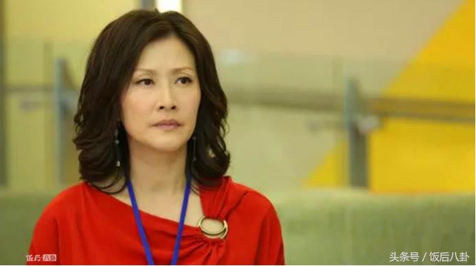 黎姿颜值巅峰笑容迷人,47岁黎姿素颜不老