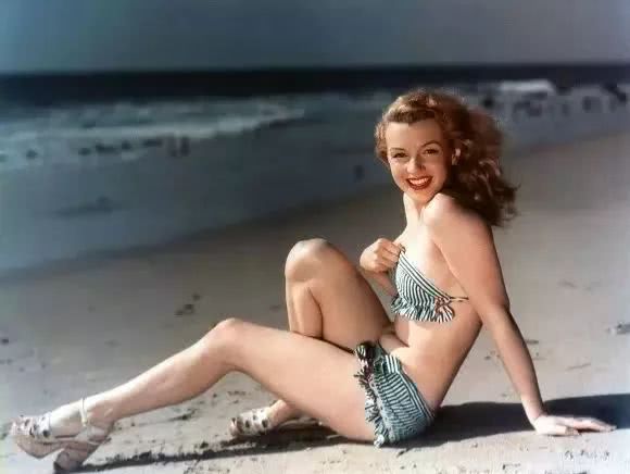 泳衣要买紧的还是刚好合适的,泳衣是建议买小还是买大