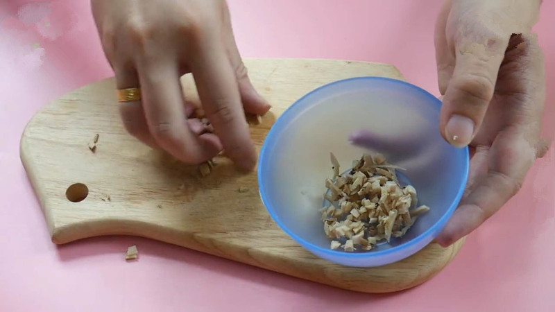 手脚起小水泡很痒怎么根治,手脚长小水泡奇痒怎么治疗