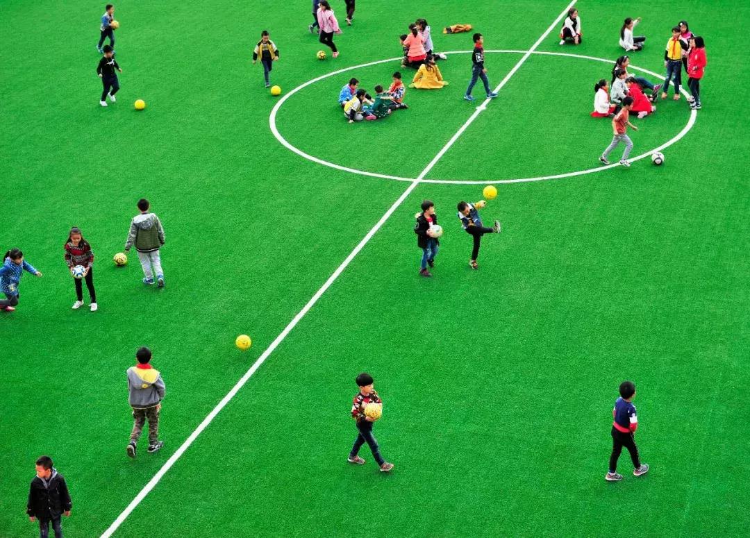 缁甸槼灏忔湅鍙嬪弬鍔犱笘鐣屾澂,缁甸槼灏忓婕斿嚭