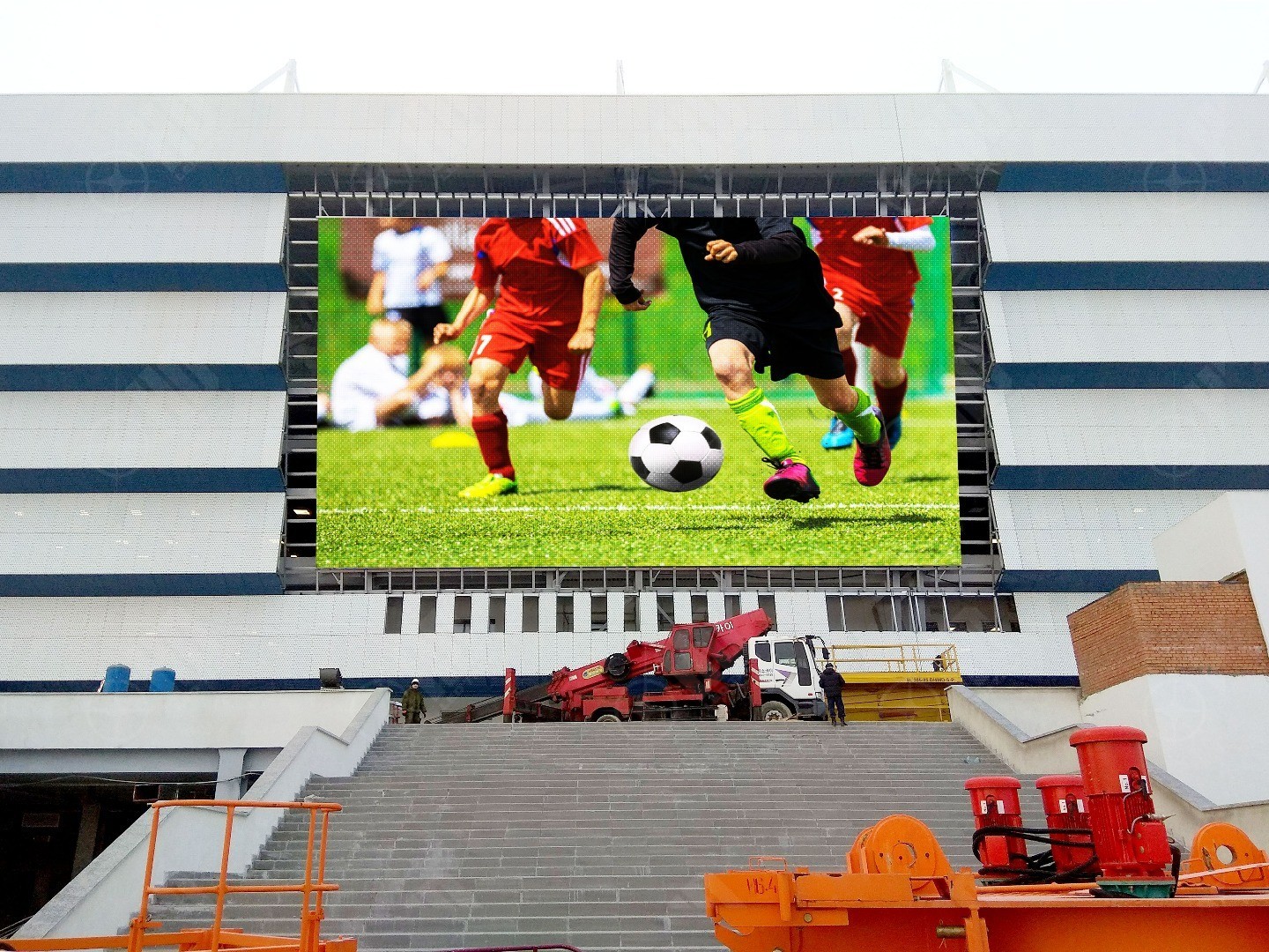 艾比森led显示屏2.0小间距,世界杯led屏不同区域显示画面不同