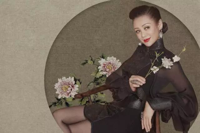 送苏州女人一件苏式旗袍就行了,如果不行就两件……