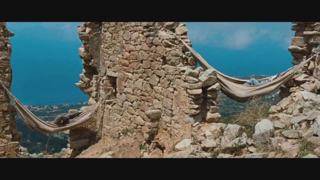 把大尺度拍得如此变态唯美,导演你怕是磕药了吧!