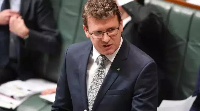 澳洲pr和入籍的区别在哪,澳洲pr70岁以上入籍最新政策