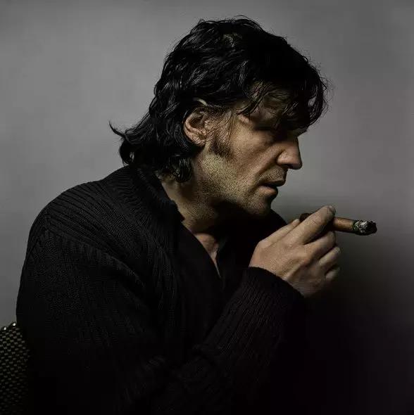 足球场上最靓的仔不接受任何反驳,足球是最好的运动不接受反驳