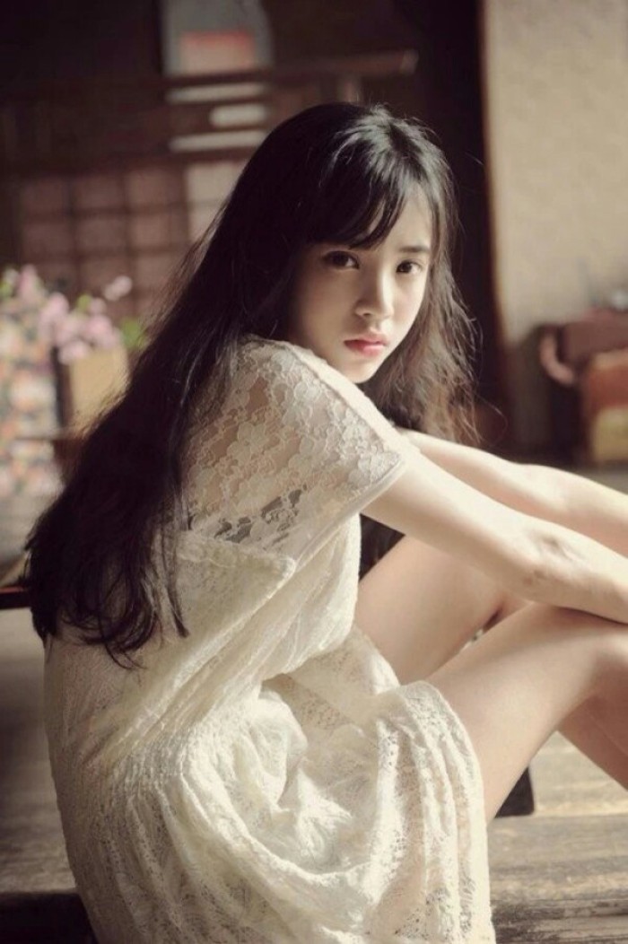 在酒桌上被朋友灌酒,在酒桌上被上司灌酒